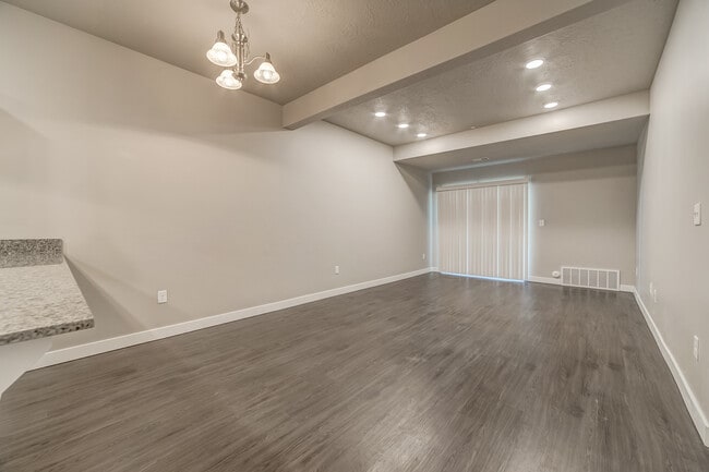 262 N 540 E Unit 105