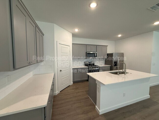 Photo - 2902 134th St