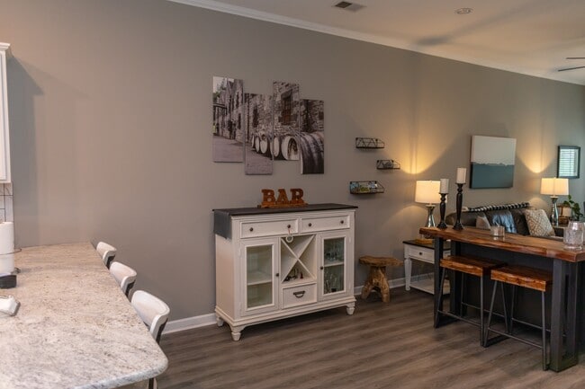 Photo - 107B White St