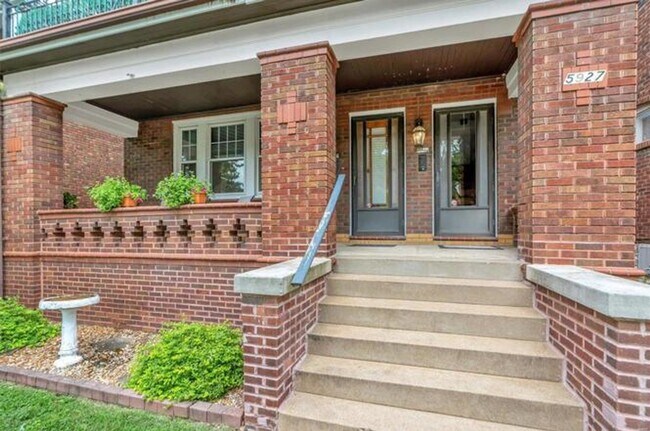 Photo - 5927 Coronado Ave Unidad 5927 Coronado 2F