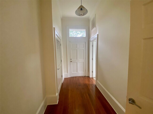 Photo - 131 E Jefferson St Rental