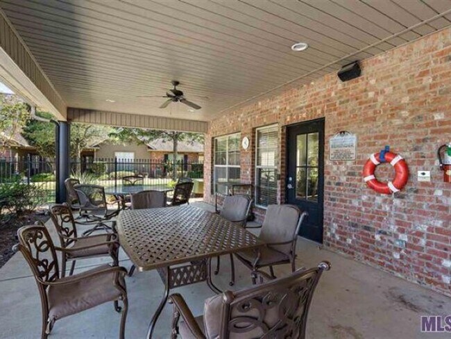 Photo - Windsor Village