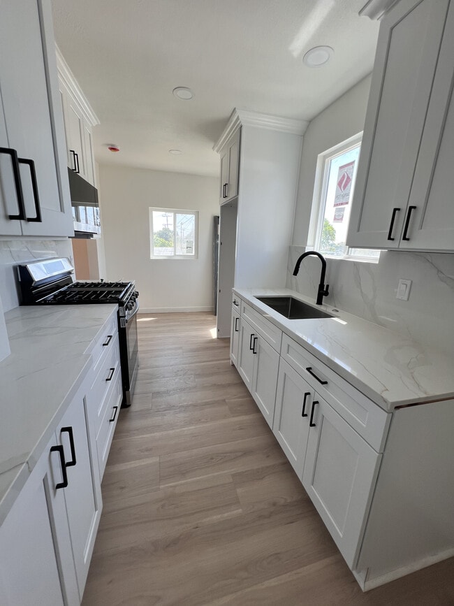 Photo - 8427 Elizabeth Ave Unidad Fully Renovated 1 Bedroom Apartment