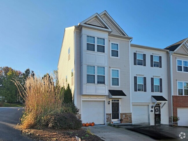 Building Photo - 201 Treeline Ln Rental