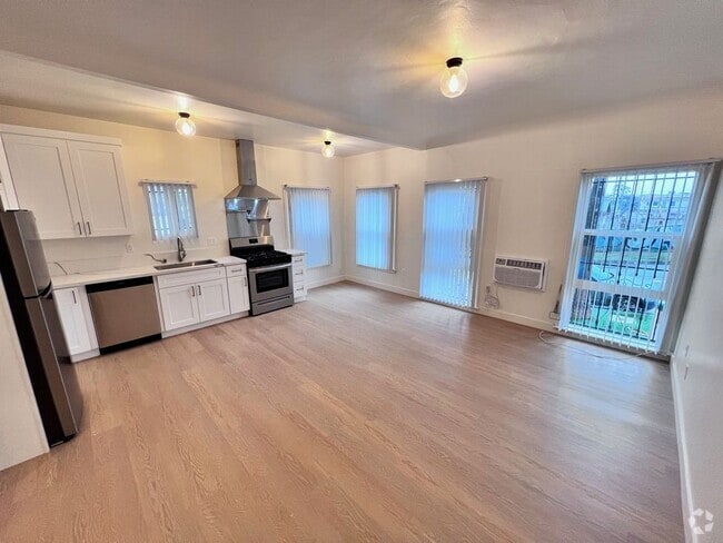 Building Photo - 559 Normandie Ave Rental