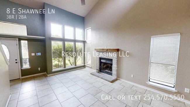 Photo - 8 E Shawnee Ln