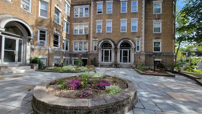 Outside the condo - 21 Westbourne Ter Unit 3