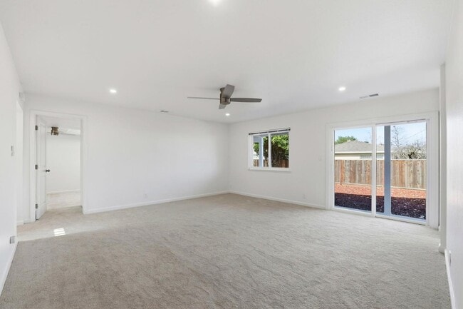 Photo - 1861 Nelson Dr