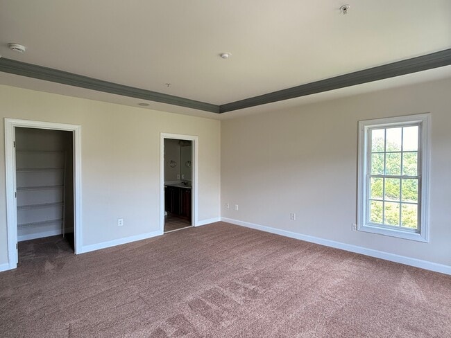 Photo - 605 Whetstone Glen St