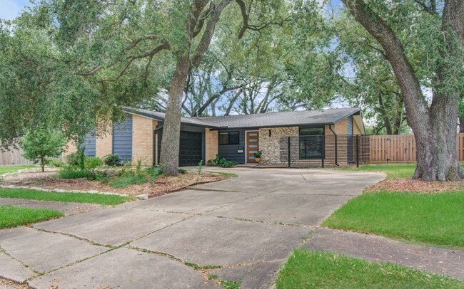 Photo - 12214 Braewick Dr