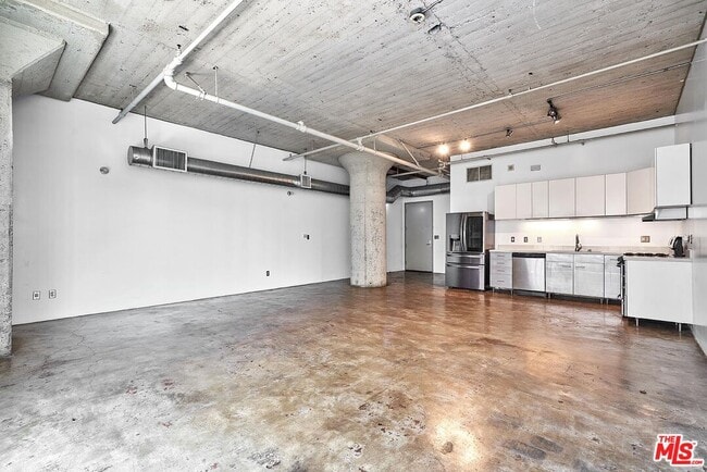 Photo - 1855 Industrial St Unit 302