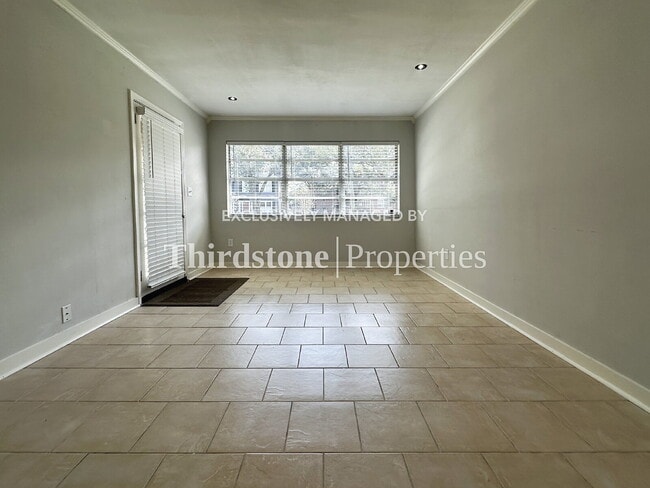 Photo - 2853 Lydia St