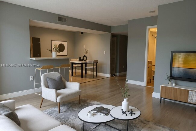 Photo - 350 Palm Cir W Unidad 201