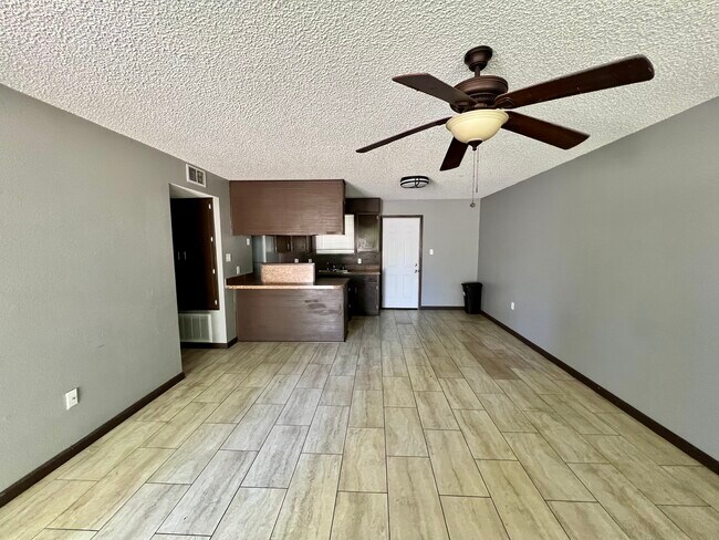 Photo - 1004 Owen St Apartments Unit B