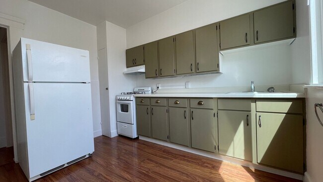 Building Photo - 15 Edith St Unit 15 Edith Street Rental