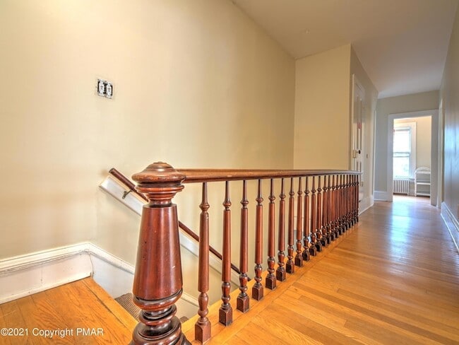 Photo - 707 Scott St