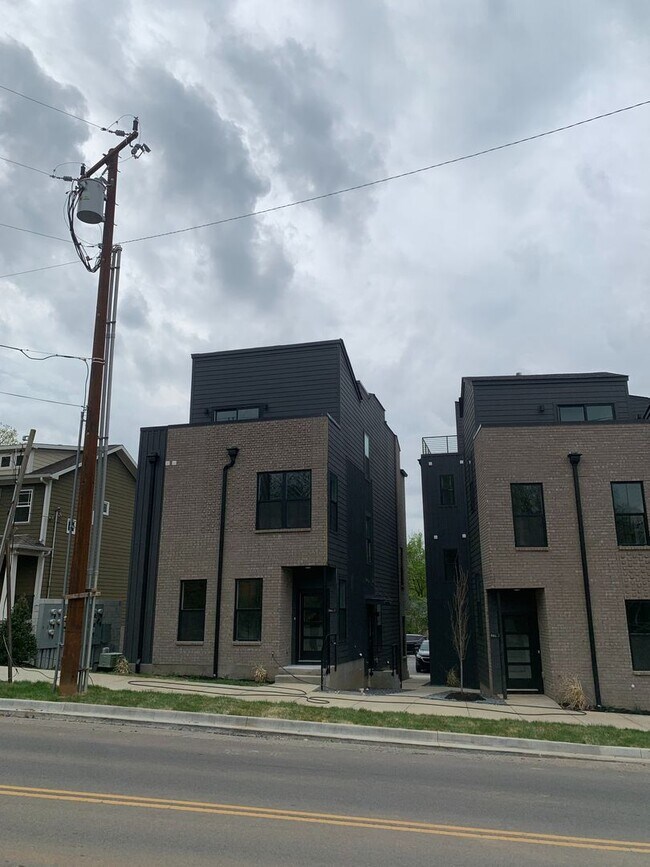 Riverside Townhome for Rent! - Riverside Townhome for Rent!
