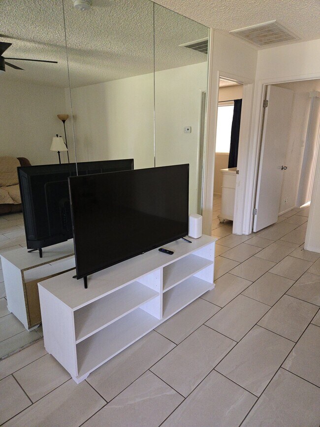 Photo - 8101 N 107th Ave