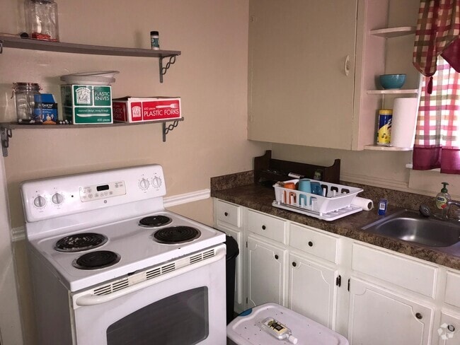 Building Photo - 204 S 18th St Rental