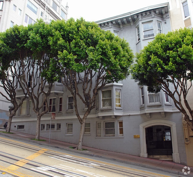 634 Powell St