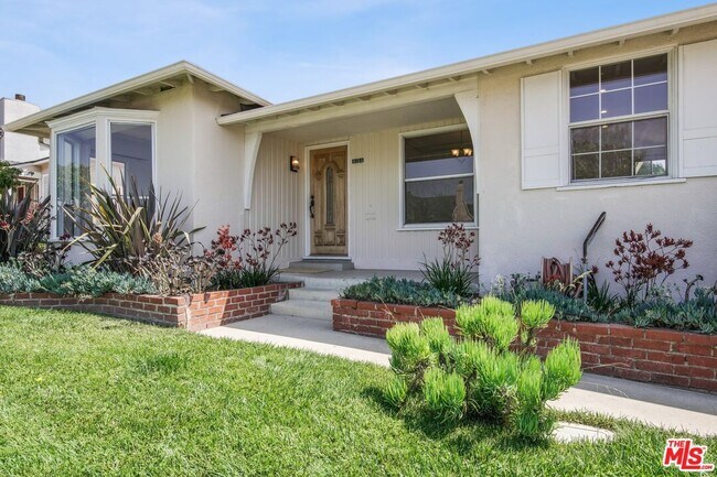 Photo - 8150 Kenyon Ave Casa