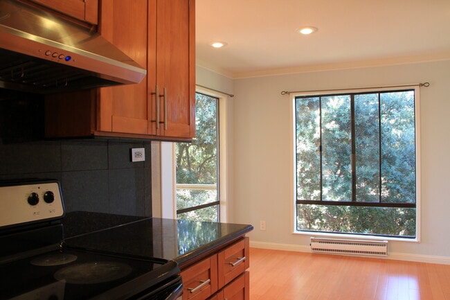 Photo - 4 Admiral Dr Unit B427