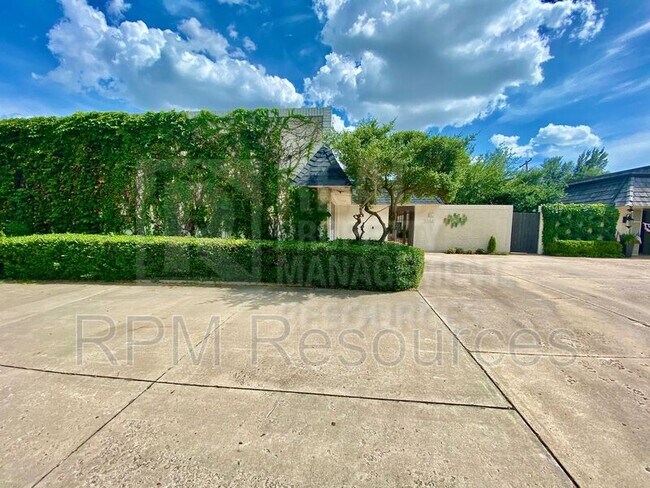 Photo - 2614 NW 62nd St