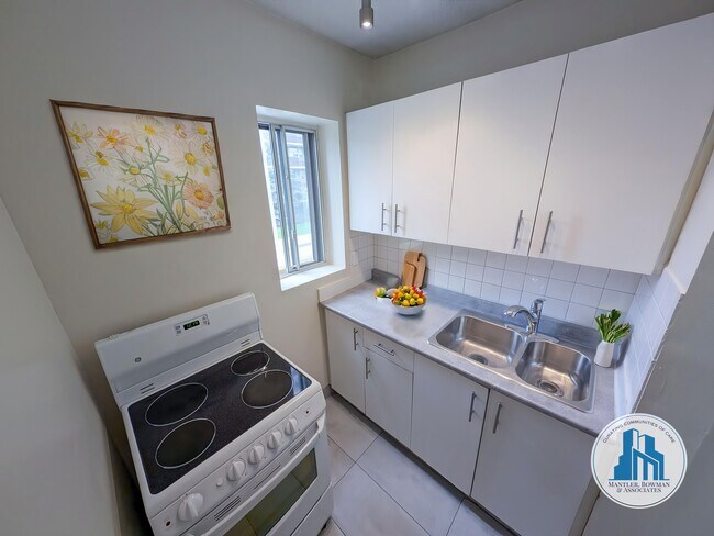 Photo - 22-22 Robina Ave Unit 1