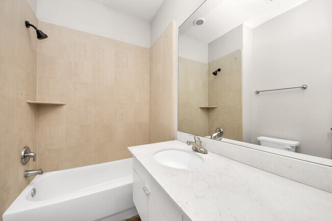 1112 Columbus St Unit B