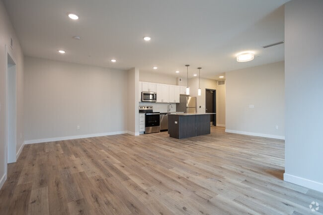 Plenty of natural light - Victory On Leonard Rental