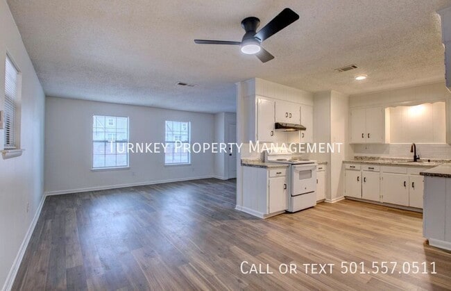 Photo - 1905 Labette Manor Dr Unit B