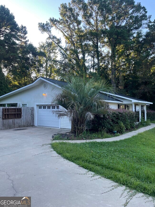 Photo - 89 River Oaks St