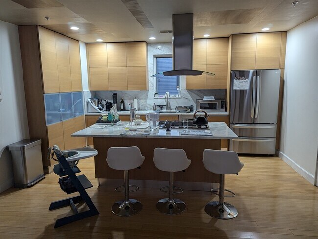 Photo - 321 W 2nd St Unidad 10