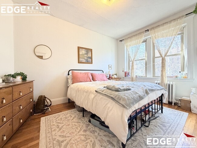 Photo - 264 Kelton St Unit 7