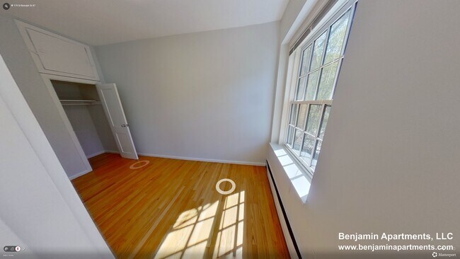 Photo - 179 St Botolph St Unidad 4