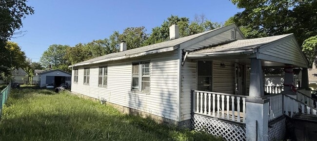 Photo - 941 W Waggoner St