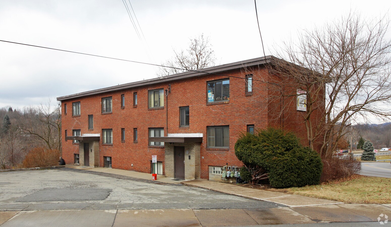 Photo - Parkway Apartments