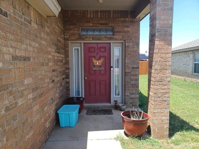 Photo - 2204 100th St