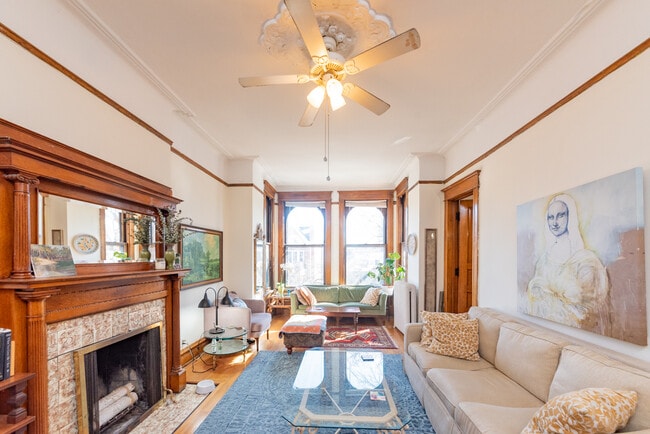 Building Photo - 1722 N Mohawk St Unit #  03F