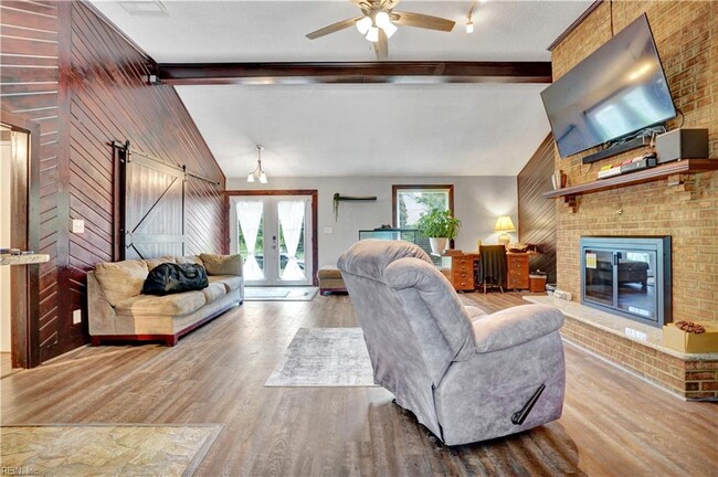 Photo - 1780 Valhalla Arch