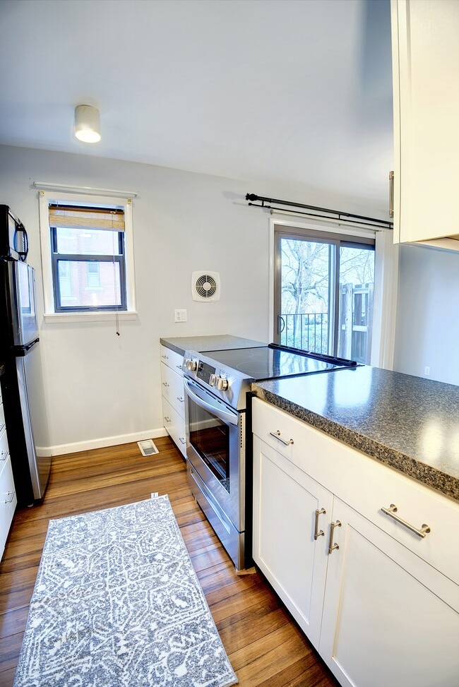 Photo - 2412 Grandview Ave