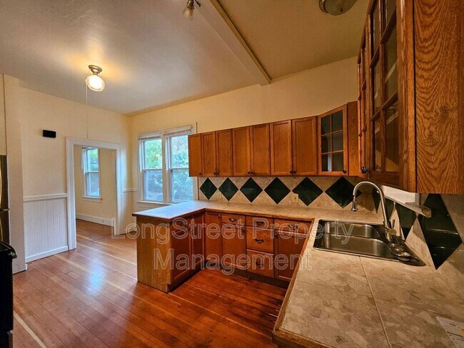 Photo - 4537 NE 8th Ave