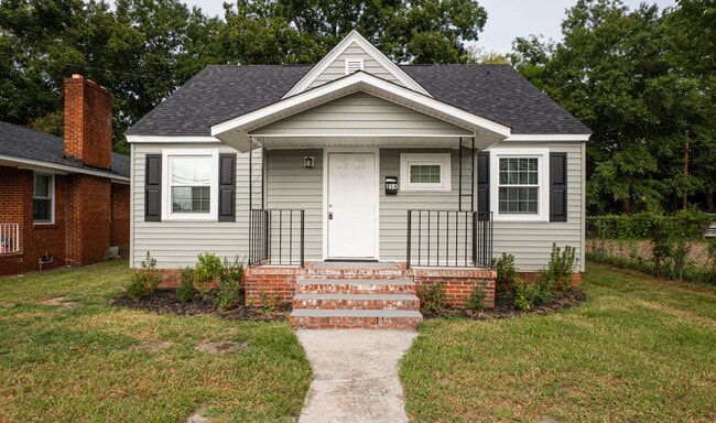 Building Photo - Welcome to this beautiful newly renovated ... Rental