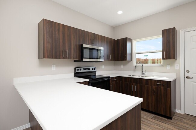 4216 Walnut Ave Unit 4