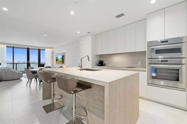 Photo - 700 NE 24th St Unit 2505