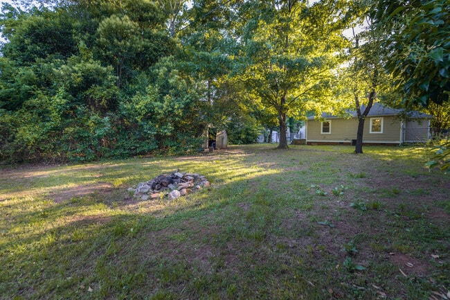 Photo - 2111 Highland St