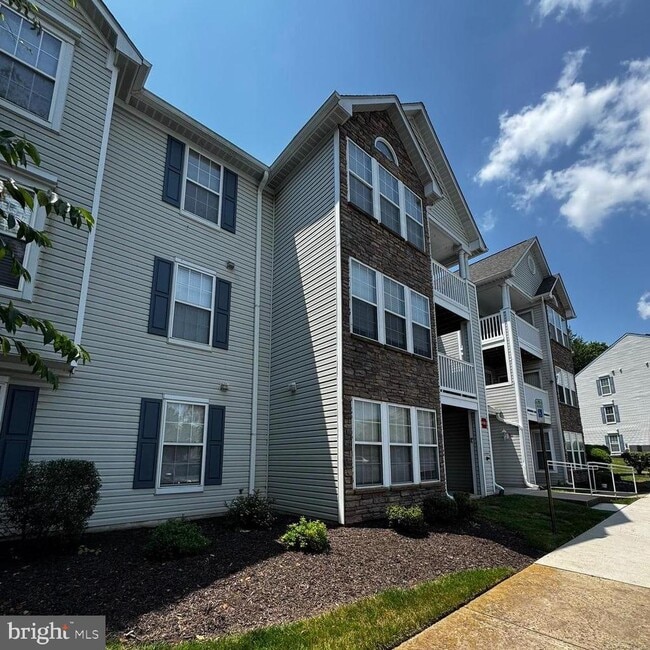 Building Photo - 6413 Weatherby Ct Unit D Rental