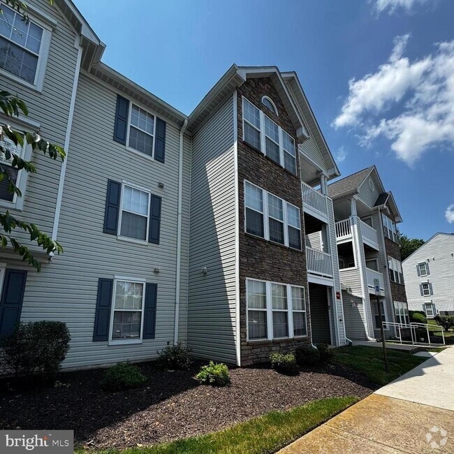 Building Photo - 6413 Weatherby Ct Unit D Rental