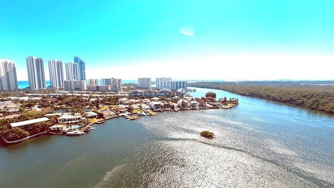 Building Photo - 400 Sunny Isles Blvd Unit 1906