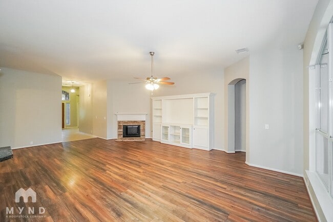 Photo - 818 Cypresswood Bend